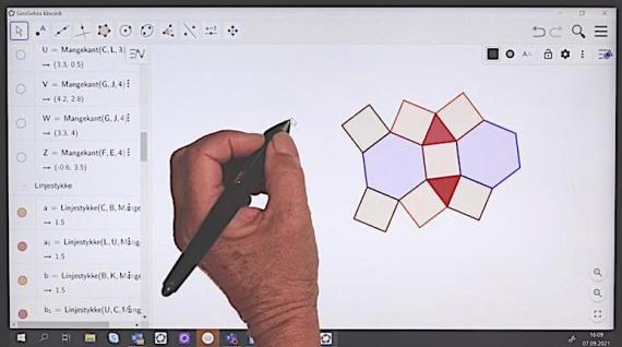 Hånd som skriver på skjerm (GeoGebra) 
